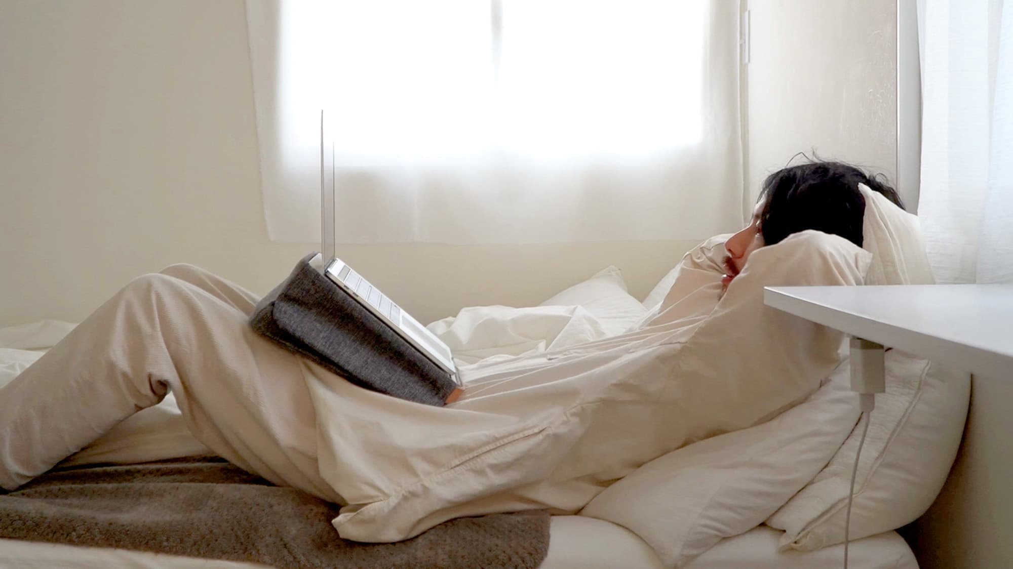 デスクエニウェア